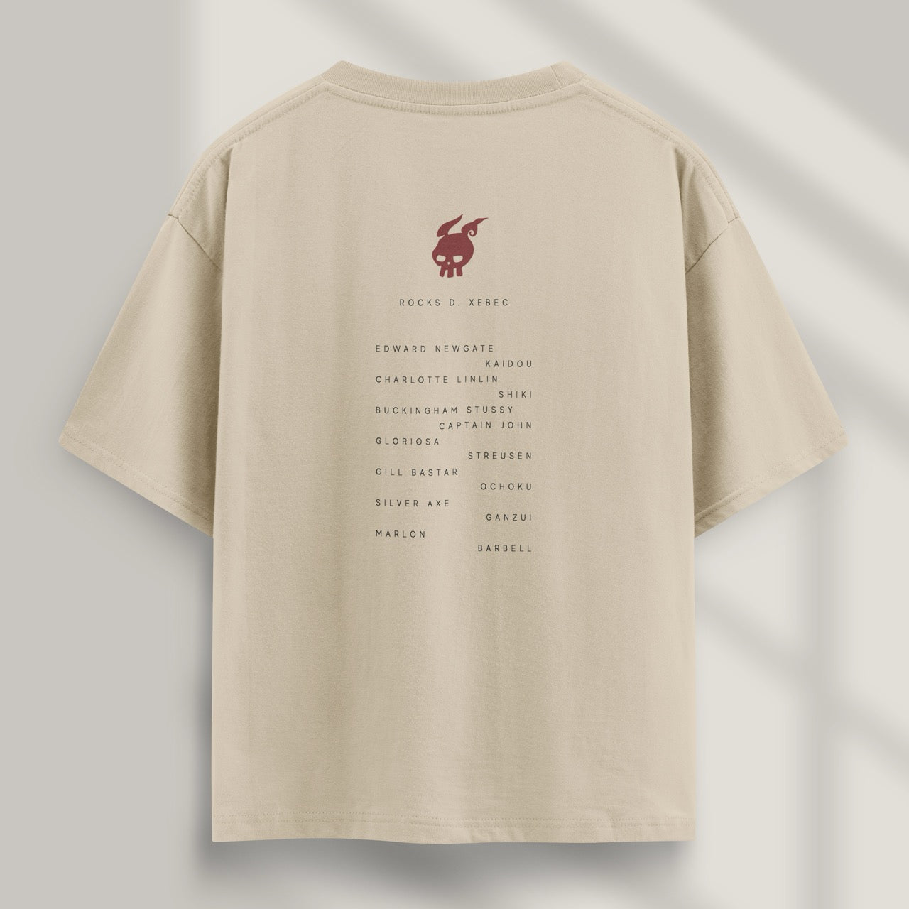 camiseta one piece beige detras