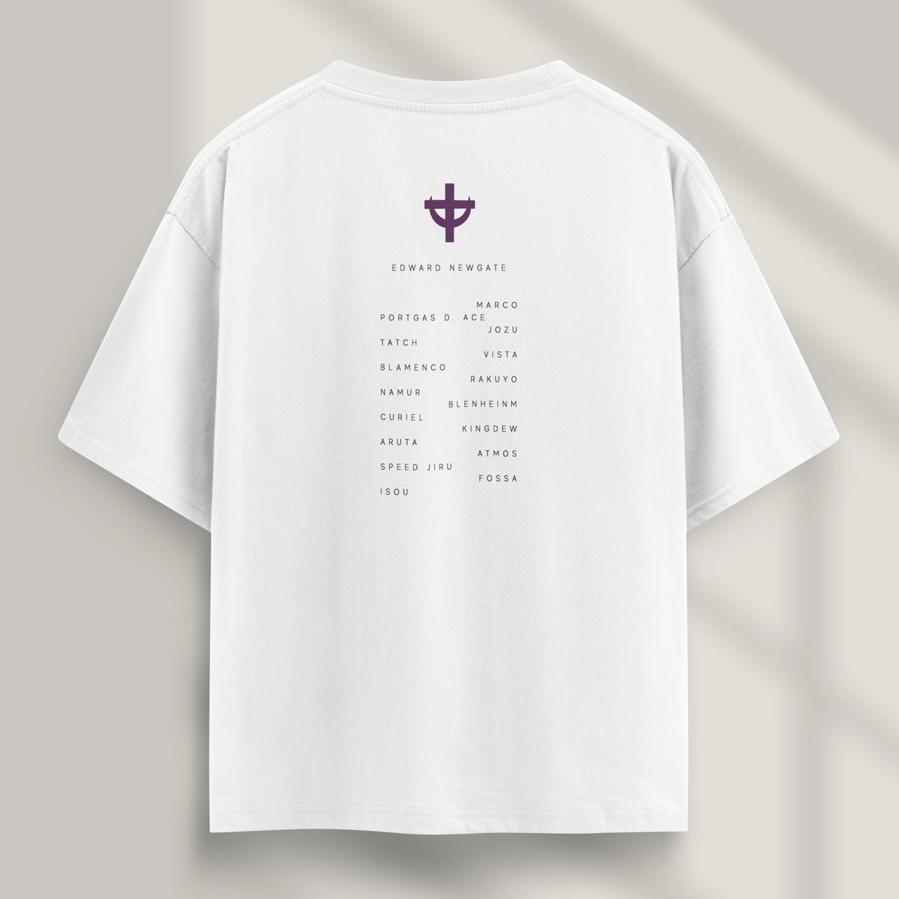camiseta one piece barba blanca detras